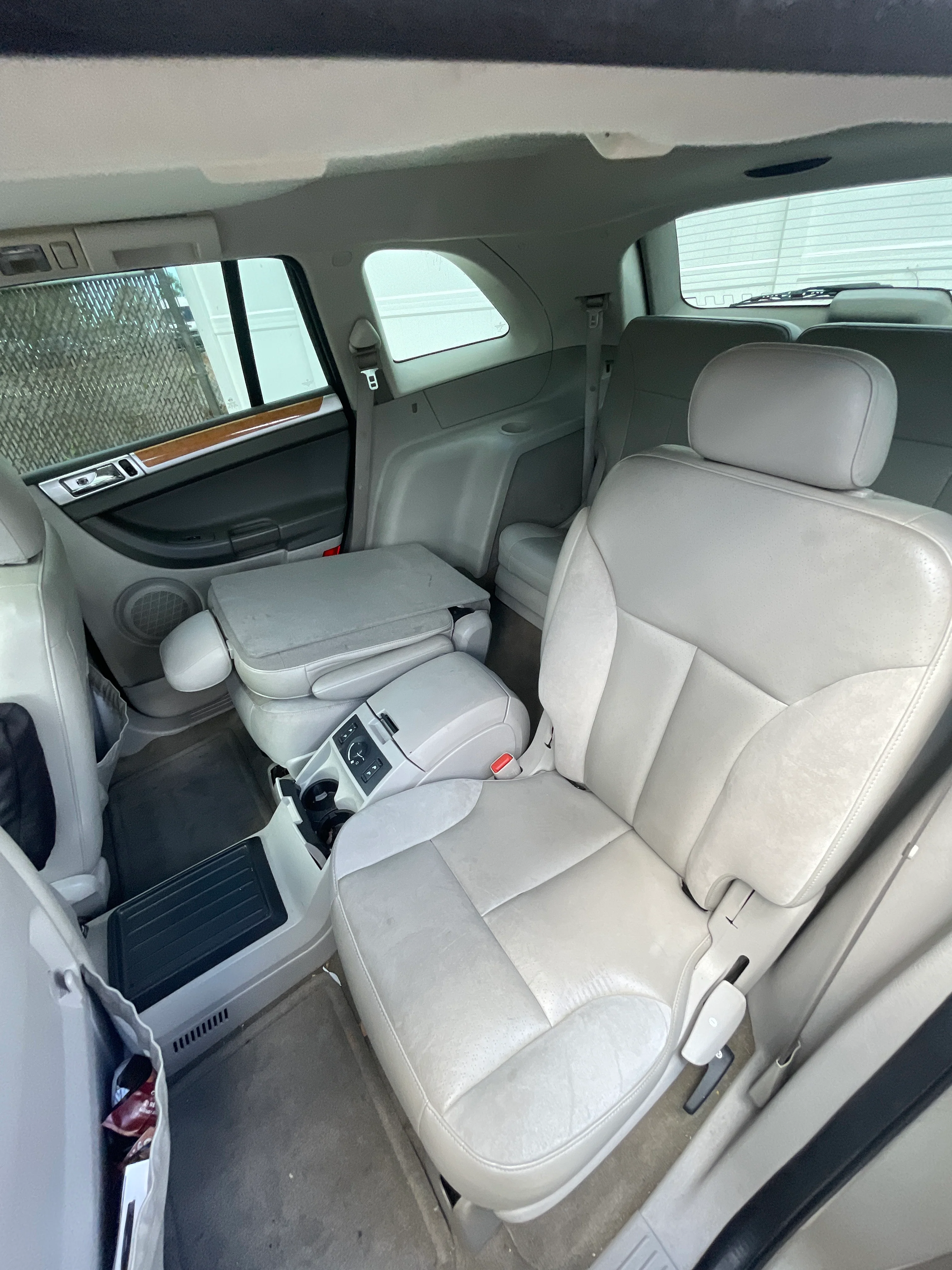 2008 CHRYSLER PACIFICA Location - Rocks - Row TBD - Stock # H51850 - Image 5